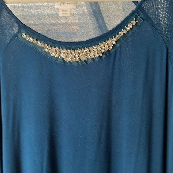 Dressy blue top with rhinestones at that line size 2X a Jacqueline Smith - Picture 2 of 4